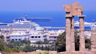 Ο τουρισμός σώζει την ασθμαίνουσα ελληνική οικονομία