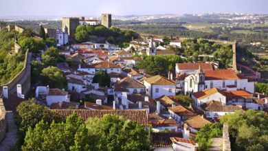 Óbidos: Η μικρή πόλη της Πορτογαλίας που έχει μεταμορφωθεί σε ατελείωτο βιβλιοπωλείο