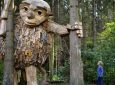 Τι κάνουν έξι ξύλινοι γίγαντες κρυμμένοι στα δάση της Κοπεγχάγης;
