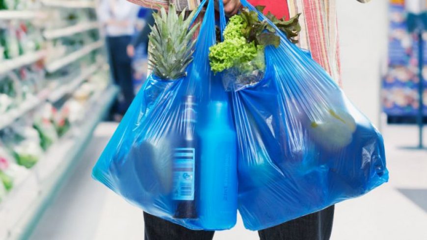 Από την 1η Ιανουαρίου το περιβαλλοντικό τέλος για τις λεπτές πλαστικές σακούλες στα 3 λεπτά