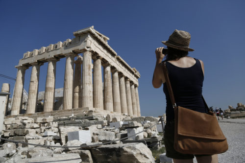 Nέο ρεκόρ στις τουριστικές αφίξεις για την Ελλάδα το φετινό καλοκαίρι