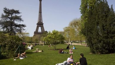 Και το Παρίσι δοκιμάζει να απαγορεύσει το κάπνισμα στα πάρκα