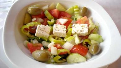 FAZ: Ωδή στην «Greek Salat»
