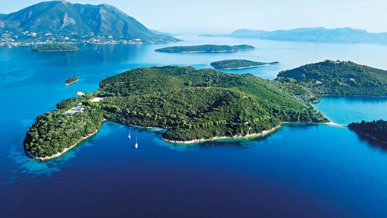 Ελληνικά ιδιόκτητα νησιά : Οι ιστορικές δυναστείες και τα ησυχαστήριά τους σε Ιόνιο και Αιγαίο