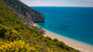 Conde Nast Traveller: Λευκάδα | Καλύτερο νησί για τους λάτρεις της ιστιοπλοΐας, σέρφερ και όσους αγαπούν τις όμορφες παραλίες