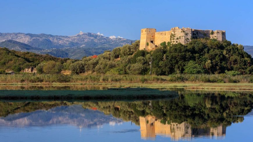 Κάστρο Γρίβα: Το άγνωστο κάστρο του Αλή Πασά με την υπέροχη θέα στο Ιόνιο