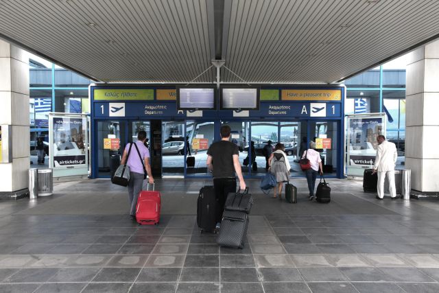 «Απογειώθηκε» η κίνηση στα ελληνικά αεροδρόμια το δεκάμηνο του 2016