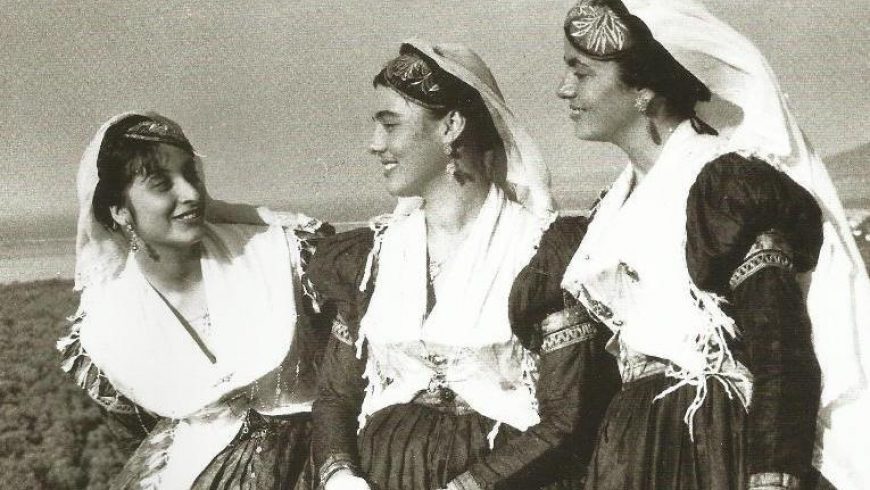 Δόρα Στράτου, η γυναίκα που διέσωσε τους ελληνικούς παραδοσιακούς χορούς
