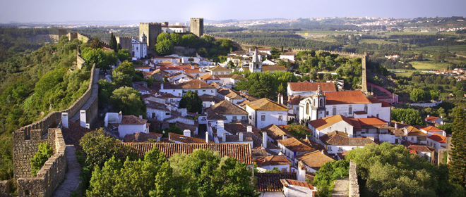 Óbidos: Η μικρή πόλη της Πορτογαλίας που έχει μεταμορφωθεί σε ατελείωτο βιβλιοπωλείο