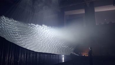Light Barrier: A Dizzying Array of Projectors and Mirrors Creates Volumetric Drawings in Midair