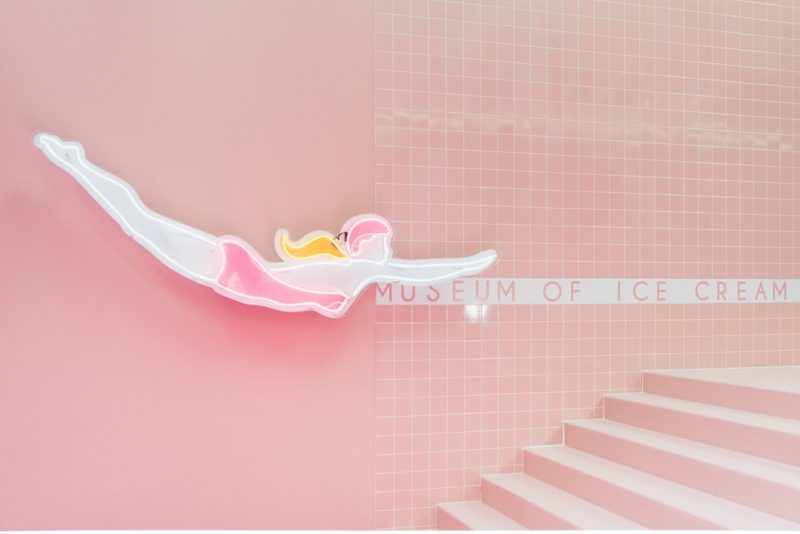 Το πρώτο μουσείο παγωτού στο Λος Άντζελες σε ροζ και κίτρινες αποχρώσεις