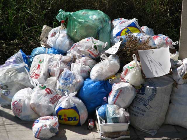 Παράκληση Δήμου Λευκάδας για τον περιορισμό της ρίψης σκουπιδιών