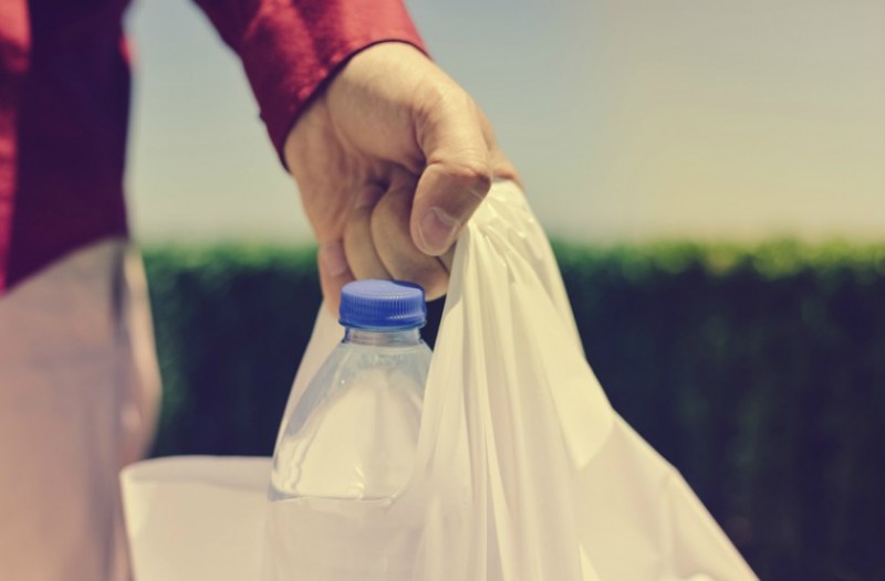 Δημοσιεύτηκε το ΦΕΚ για την πλαστική σακούλα – Πόσο θα κοστίζει από το 2018