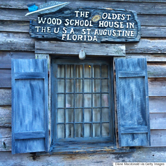 Το πρώτο ξύλινο σχολείο-σπίτι στις ΗΠΑ φτιάχτηκε από Έλληνες τον 18ο αιώνα. Και αυτή είναι η ιστορία του