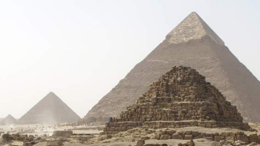 Το μυστικό της σχεδόν τέλειας ευθυγράμμισης των πυραμίδων της Γκίζας