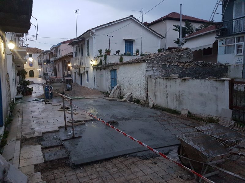 Αποκατάσταση πλακοστρώσεων ιστορικού κέντρου από το Δήμο Λευκάδας