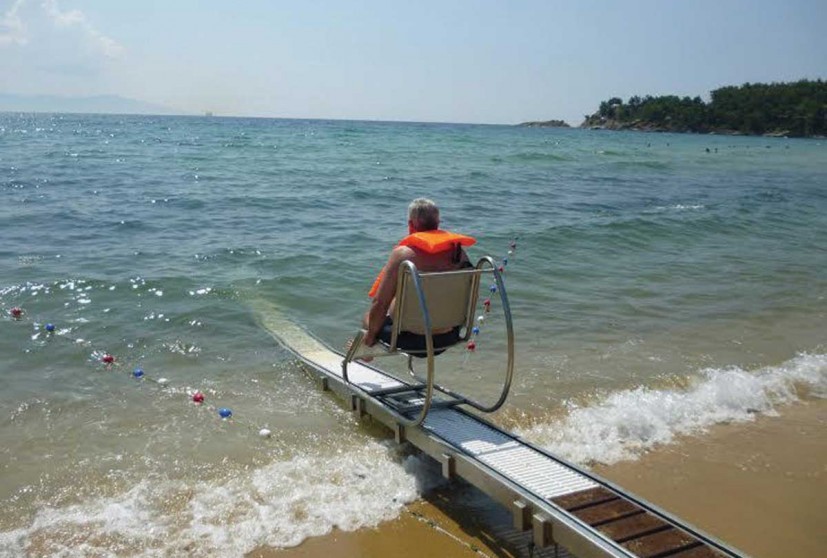 Ο Δήμος Πάργας κάνει τις παραλίες Λούτσας και Βάλτου φιλικές στα άτομα με κινητικές αναπηρίες