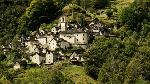 Ένα ολόκληρο χωριό στην Ελβετία θα γίνει ξενοδοχείο