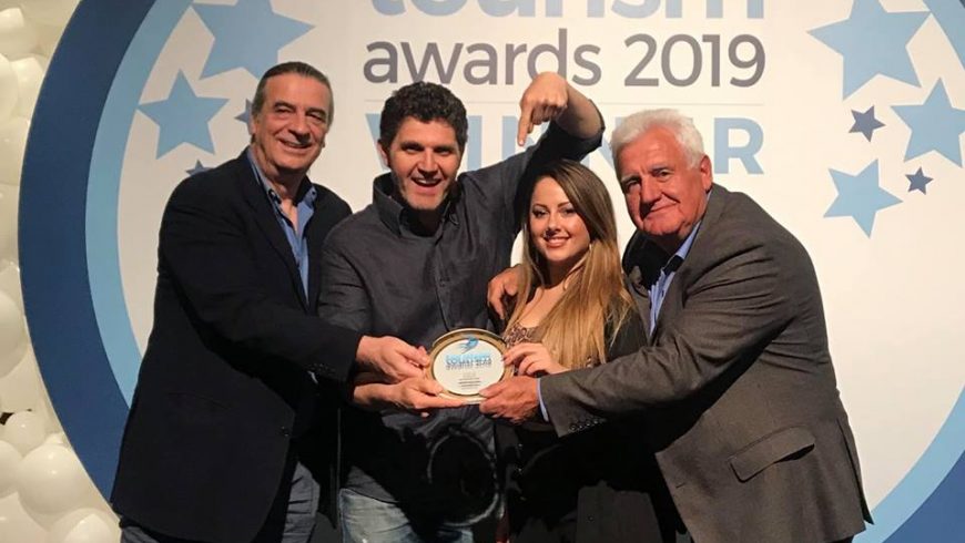 Η Λευκάδα στο πιο ψηλό βάθρο. Χρυσό Βραβείο στα Tourism Awards 2019 για τον Πέτρο Κούρτη και το Artventure Camp