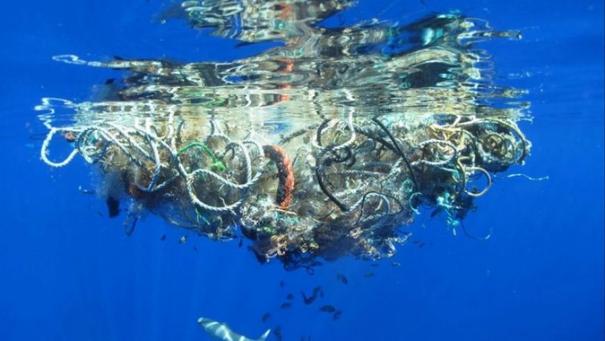Τεράστιο δίχτυ-φάντασμα «σκοτώνει» τον Ειρηνικό με τόνους σκουπιδιών