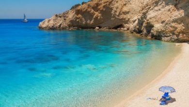 Στη λίστα με τις 14 καλύτερες ελληνικές παραλίες της γαλλικής Vogue μία παραλία της Λευκάδας