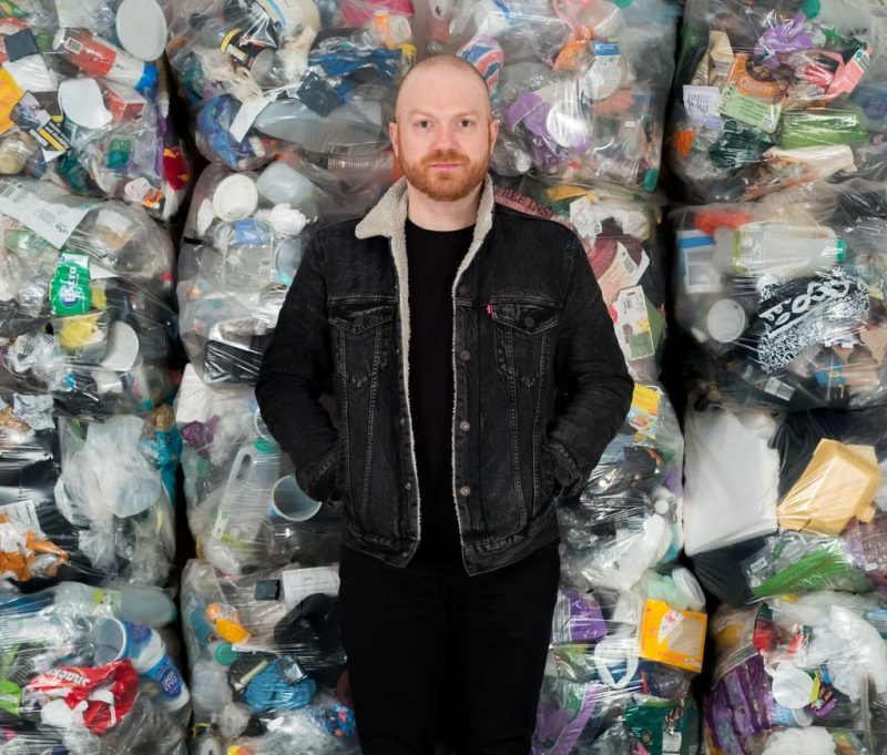 «Κράτησα τα πλαστικά μου απόβλητα στο σπίτι για να μην επιβαρύνω το περιβάλλον. Τώρα είναι η σειρά σου»