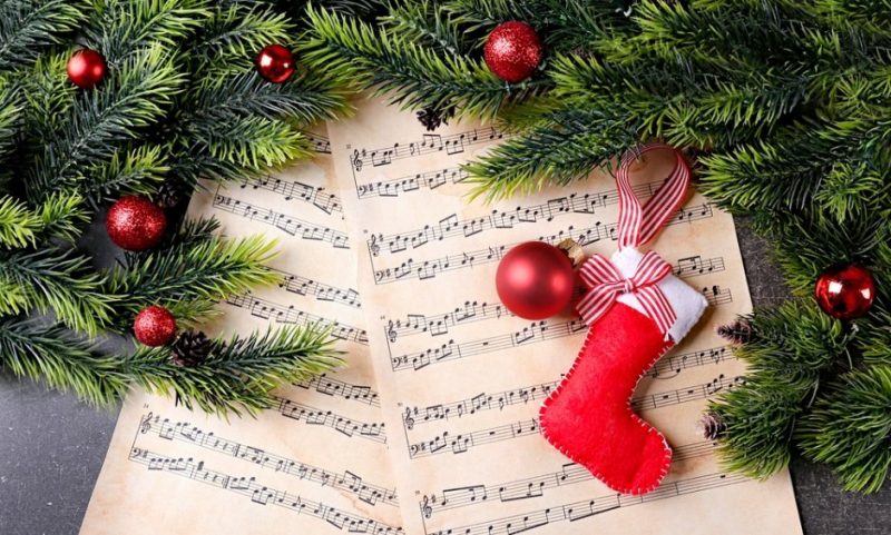 Κάλαντα και χριστουγεννιάτικα τραγούδια από τη Νέα Χορωδία και την Αγιομαυρίτικη Παρέα στο ΚΑΠΗ