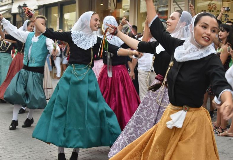 Reasons to love Lefkada: Carnival + International Folklore Festival