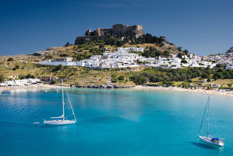 Οκτώ τουριστικά «hot spot» που ανοίγουν τον Ιούνιο – Ανάμεσα τους και η Ελλάδα