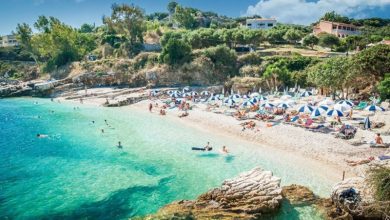 «The Sun»: Από Ιούνιο διακοπές για τους Βρετανούς στην Ελλάδα χωρίς καραντίνα