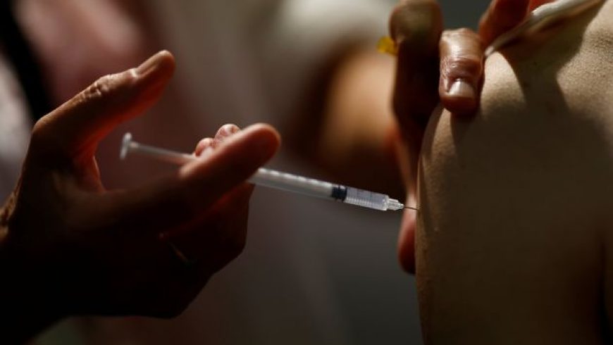 Κορονοϊός: Σήμερα οι ανακοινώσεις για την τρίτη δόση του εμβολίου