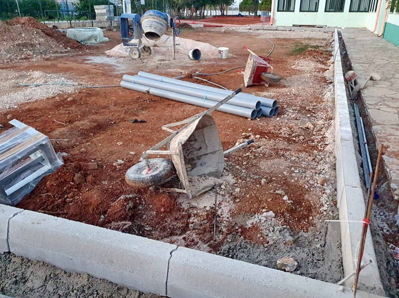 Π.Ε. Λευκάδας: Σε εξέλιξη η κατασκευή γηπέδου μπάσκετ & βόλεϊ στο προαύλιο του 2ου& 3ου Δημοτικού Σχολείου Λευκάδας