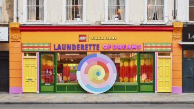Το Πλυντήριο των Ονείρων: Μια δημόσια εγκατάσταση παιχνιδιού γεμάτη χρώμα και Lego