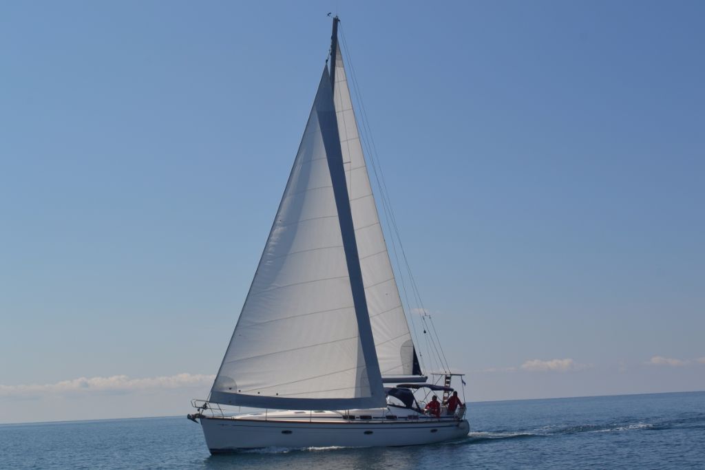 Μαθήματα Ιστιοπλοΐας Ανοιχτής Θάλασσας για ενήλικες από τον Ναυτικό Όμιλο Λευκάδας