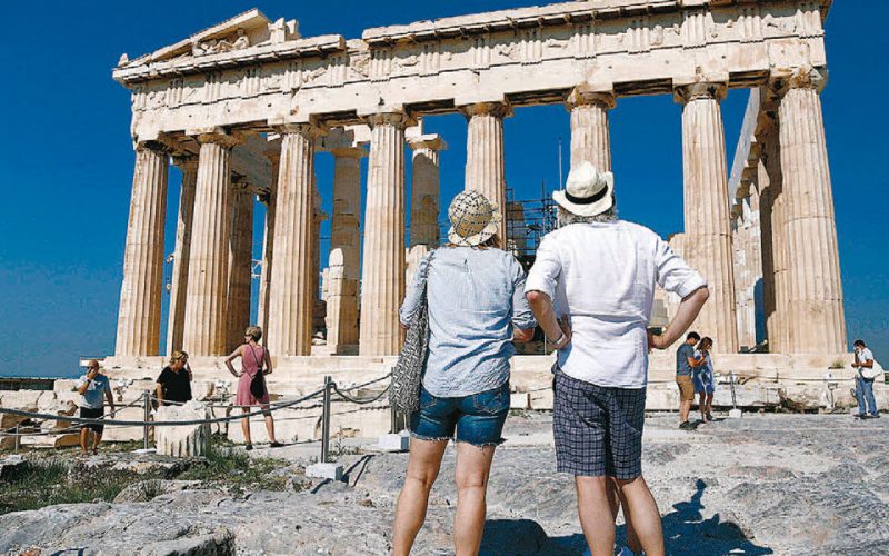 Επανακάμπτει η ζήτηση για ταξίδια στην Ελλάδα