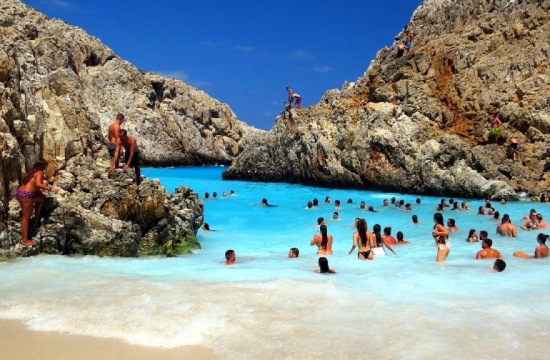 Ελληνικός τουρισμός 2022 | Με το δεξί ξεκινά και ο Ιούνιος – 703.000 αεροπορικές θέσεις την εβδομάδα 30/5 έως 5/6