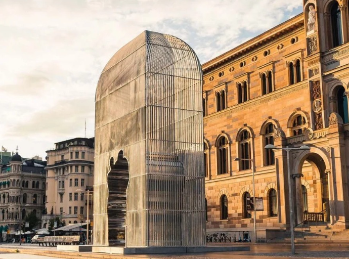 «Arch»: Μια εγκατάσταση του Ai Weiwei μπροστά από το Nationalmuseum της Στοκχόλμης