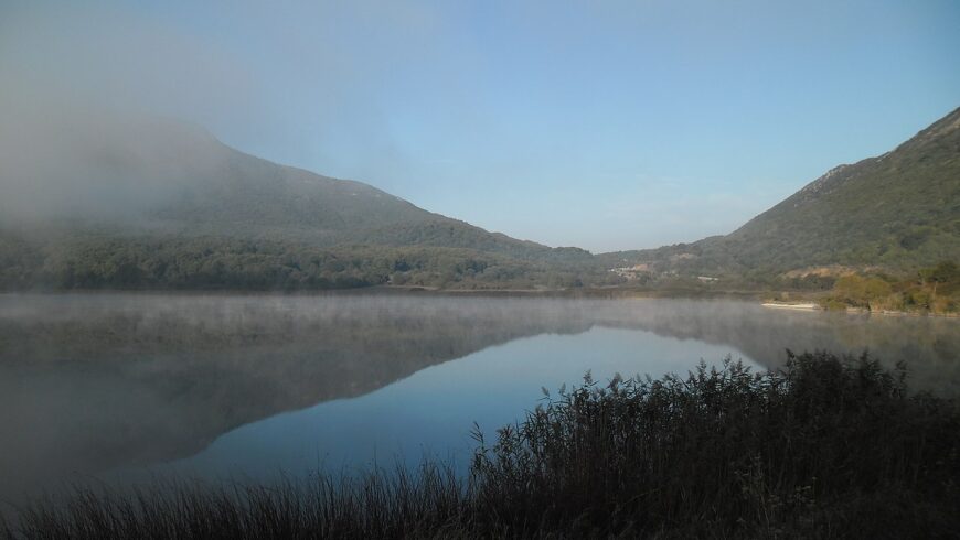Ζαραβίνα: Mία μικρή, άγνωστη λίμνη με σπάνιο οικοσύστημα στα Ιωάννινα