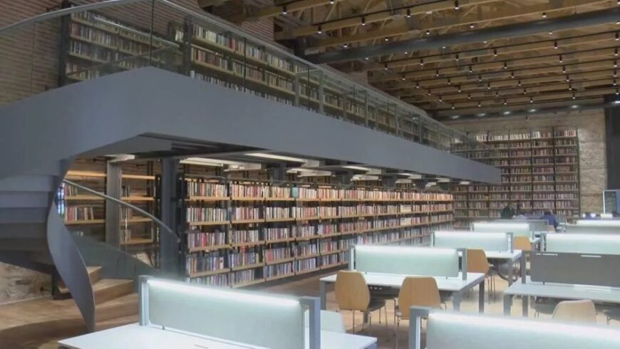 Δείτε τη μεγαλύτερη βιβλιοθήκη της Κωνσταντινούπολης – Είναι μία από τις κορυφαίες της Ευρώπης