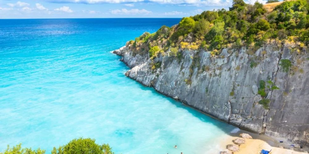 Ελληνικές παραλίες: Τα πανέμορφα νερά με τις θεραπευτικές ιδιότητες