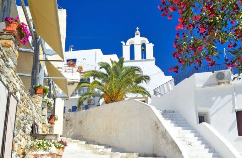 «Τα καλύτερα στοιχεία από όλα, σε ένα»: Η «Sun» ξεχώρισε το κορυφαίο ελληνικό νησί