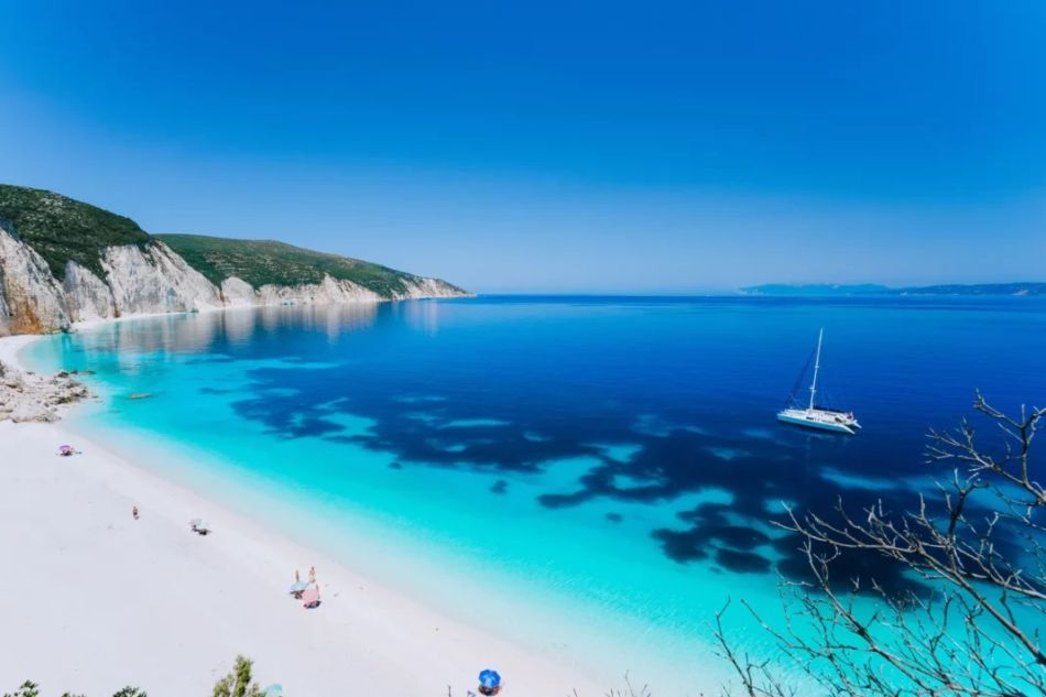 Vogue: Οι καλύτερες παραλίες για το 2023 στην Ελλάδα – Ανάμεσά τους το Πόρτο Κατσίκι