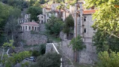 Παλαιά Βίνιανη: Tο ιστορικό χωριό των Αγράφων που αναπαύεται στα απομεινάρια του παρελθόντος