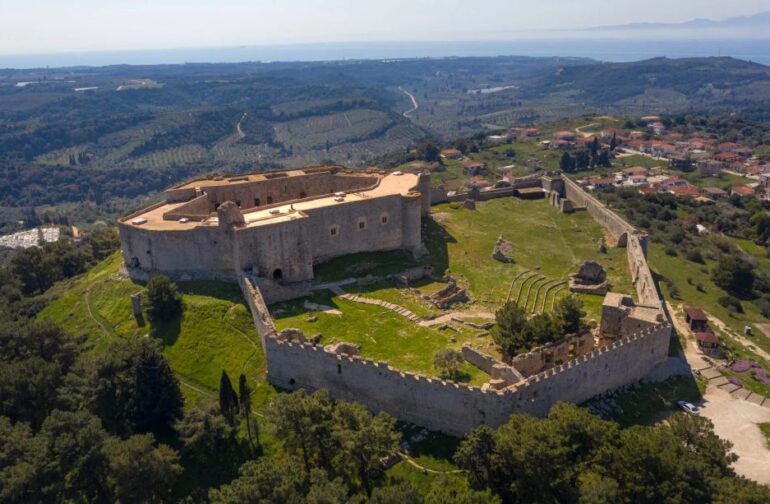 8 υπέροχα κάστρα της Ελλάδας – Στιβαρά τείχη, ψηλοί πύργοι και πολεμίστρες