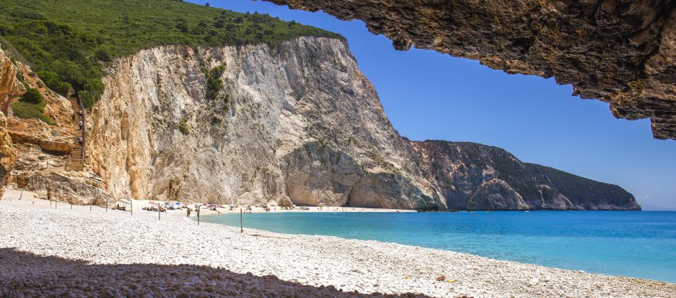 Πόρτο Κατσίκι, παράδεισος επί γης: Η μαγική παραλία του Ιονίου που για να φτάσεις πρέπει να κατέβεις 100 σκαλοπάτια!