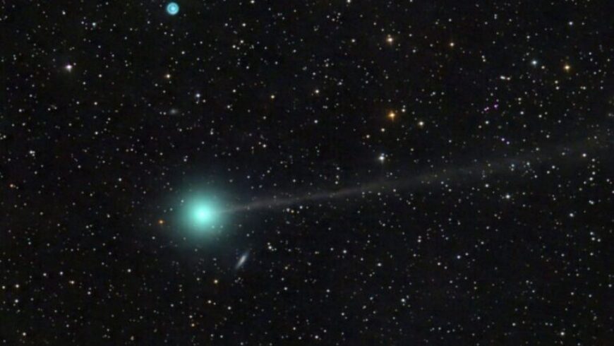 Ένας πράσινος κομήτης θα περάσει σήμερα από τη Γη σε απόσταση 125 εκατομμυρίων χιλιομέτρων