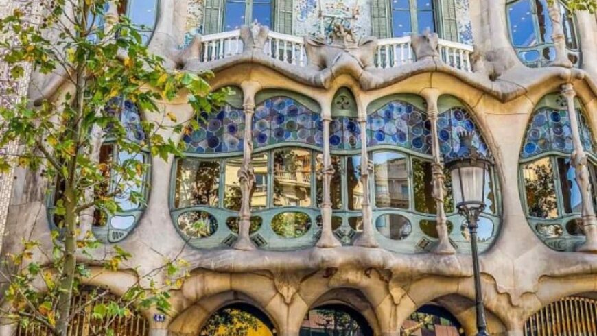 Art Nouveau: Τό ἀρχιτεκτονικό ὄνειρο πού κράτησε τόσο λίγο – της Χαράς Παπαδάτου