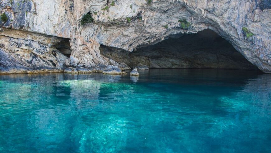 Tα 16 πιο «χαλαρωτικά» νησιά της Ελλάδας σύμφωνα με τους βρετανικούς Times – Ανάμεσά τους και το Μεγανήσι