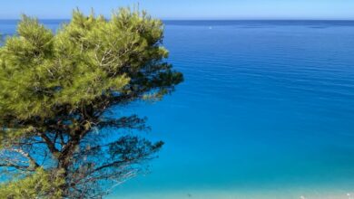 Η παραλία στη Λευκάδα που τρέλανε τον πλανήτη: Βρίσκεται στη λίστα με τα 10 μέρη στον κόσμο με τα πιο γαλάζια νερά!
