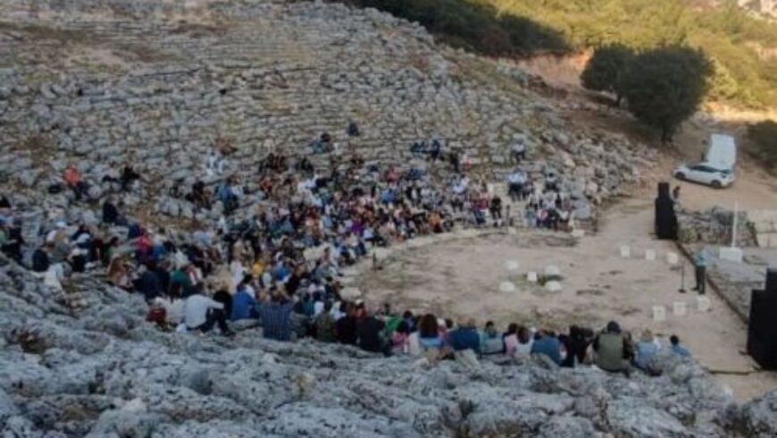 Ο «Πλούτος» ζωντανεύει το αρχαίο θέατρο της Κασσώπης